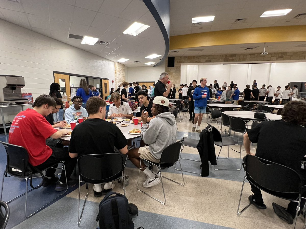 the_sandidotson's tweet image. Jarrell Cougars hosted the Australians for some Tex-Mex &amp;amp; fellowship! 🏀