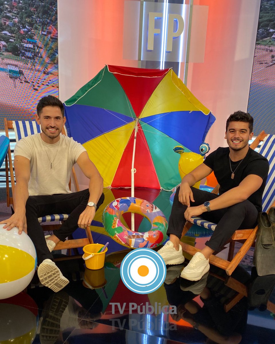 Campedrinos's tweet photo. Este MIÉRCOLES 4 en la @TV_Publica en #FestivalPais a las 21hs.
En vivo cantando y charlando con @MarceloIribarne y María Eugenia Molinari https://t.co/hPIC91HQuR