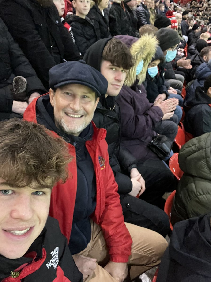 leeavy's tweet photo. Loved having my lads either side of me at the Theatre tonight.
2nd goal was as exceptional as the midfield masterclass from Casemiro again.
Managed to catch climax of Best Ever #WorldDartsFinal too.
So chuffed for @bullyboy180 loved that he went straight to his sons &amp; wife ♥️ https://t.co/WPCvMCJx6e