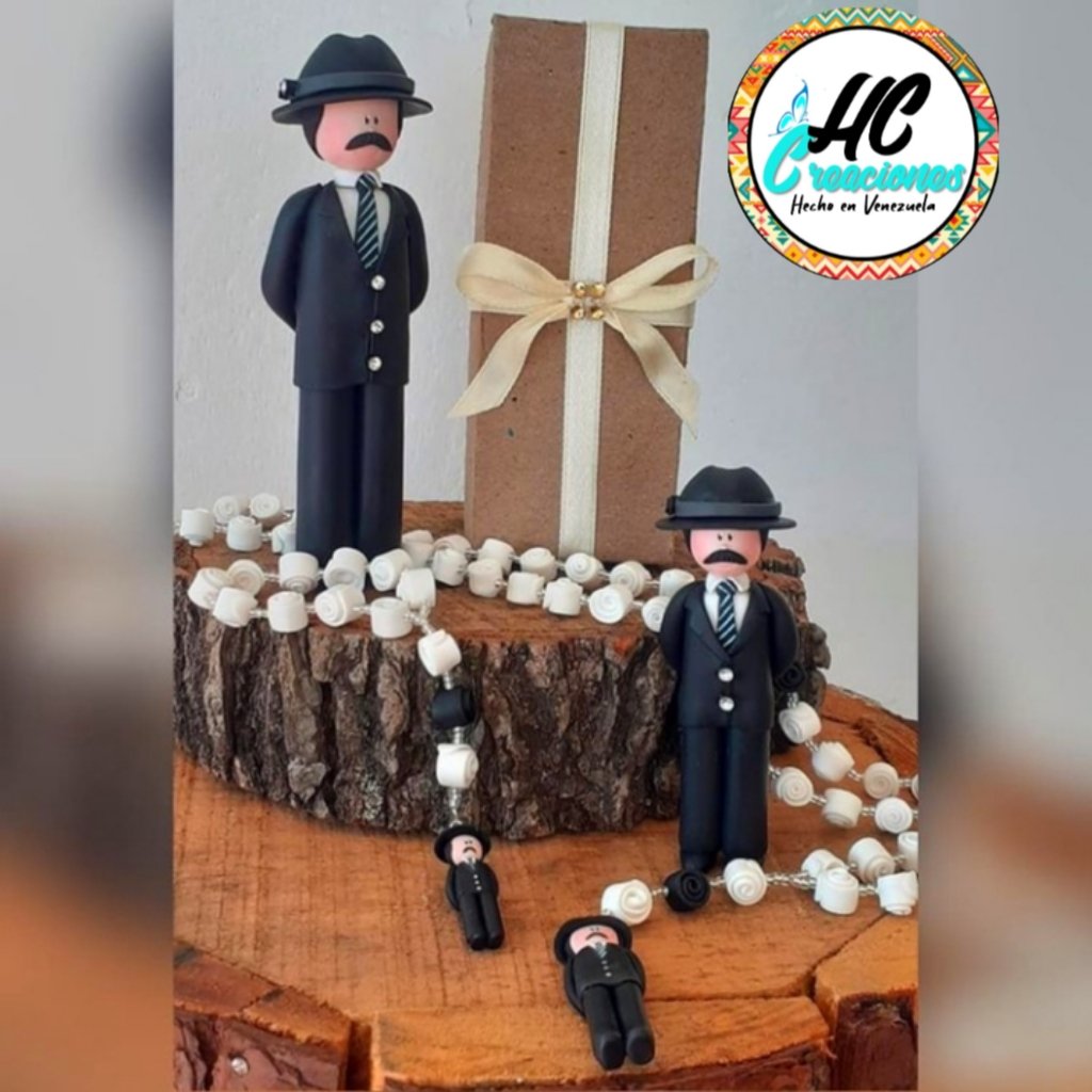 Jose Gregorio Hernández es una de las piezas más pedidas por los clientes, por ser un gran intercesor ante Dios por las personas enfermas. Yo en mi particular le tengo mucha fé. Espero me regalen sus RT likes y comentarios para llegar a muchas personas con mis piezas.