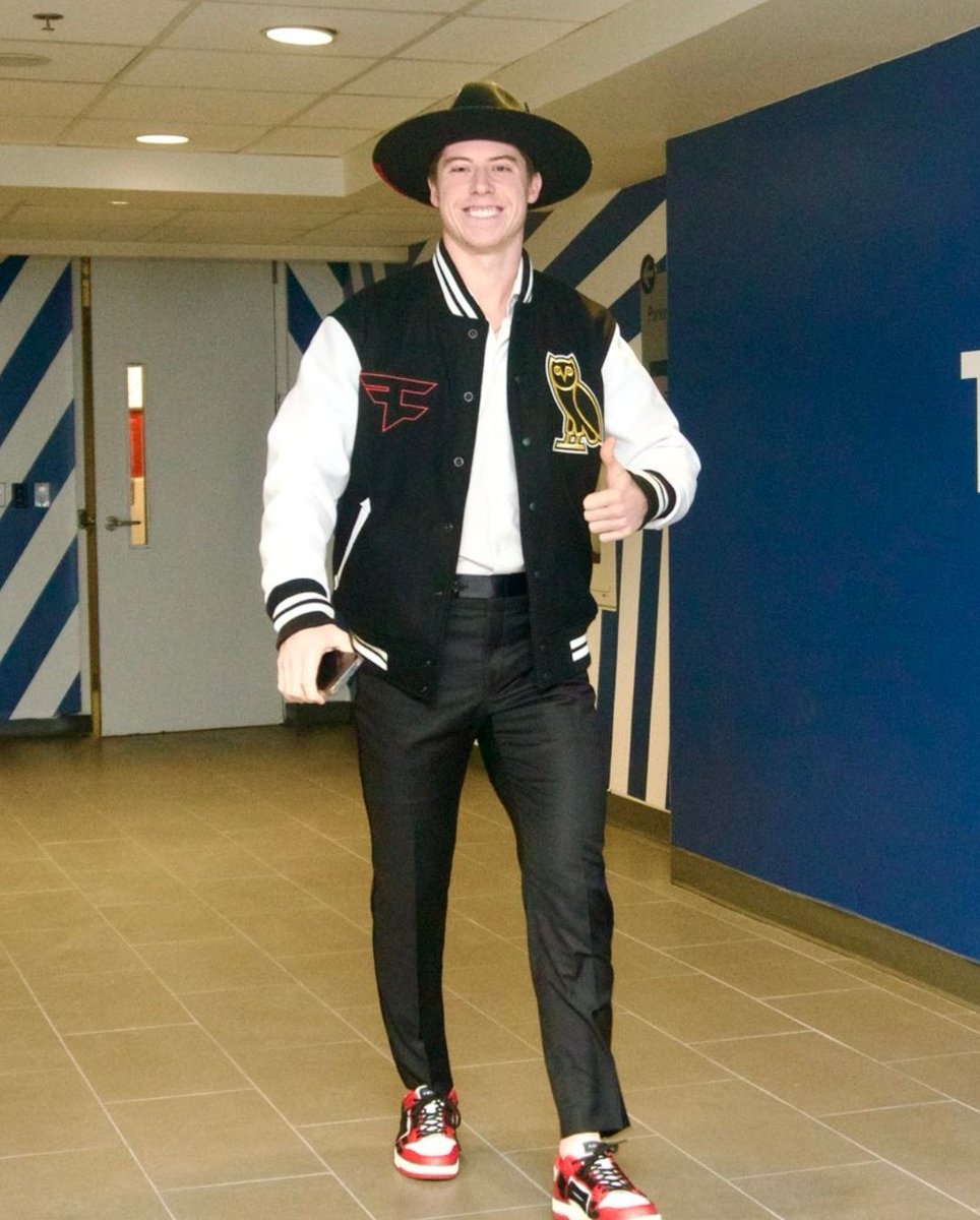 torontobaghead's tweet image. *sigh*
#Culture #LeafsForever #RulesForTheeButNotForMe