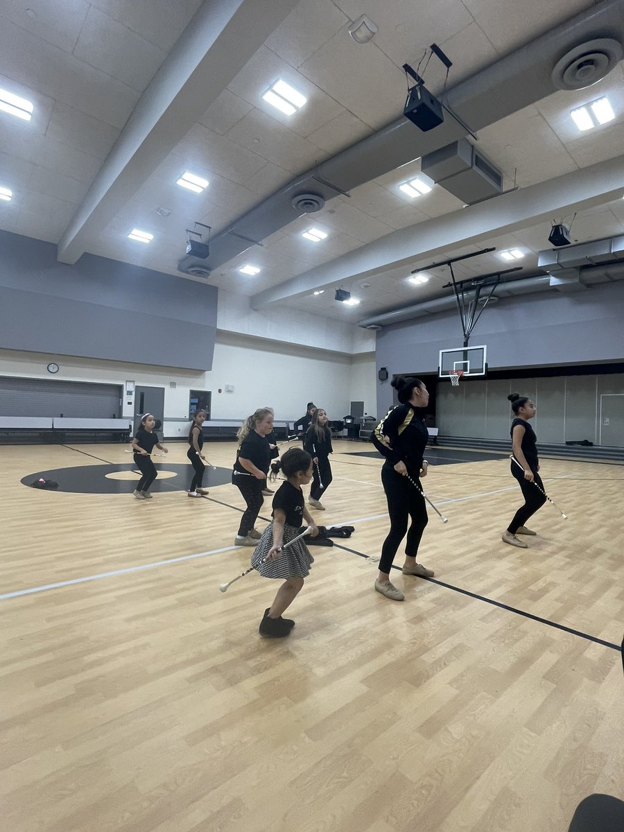 Guerrerotweets's tweet photo. Proud of our 8th graders and their community project! This week Bella is hosting a Baton clinic for future SCIA bears! These young ladies rocked their first class! #greatertogether #sciastrong #timetoshine #ibcommunityproject https://t.co/mNMjZLhbbx