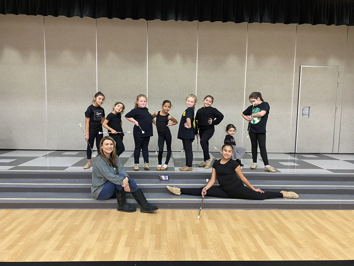 Guerrerotweets's tweet photo. Proud of our 8th graders and their community project! This week Bella is hosting a Baton clinic for future SCIA bears! These young ladies rocked their first class! #greatertogether #sciastrong #timetoshine #ibcommunityproject https://t.co/mNMjZLhbbx