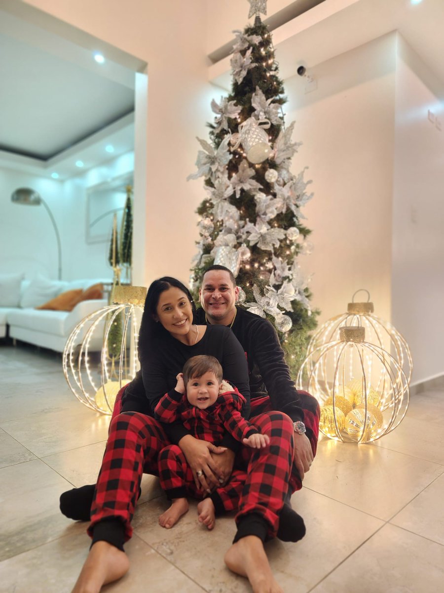 Late post!
Happy 2023🎆
Familia De La Cruz Vega 🎅🏻🎄