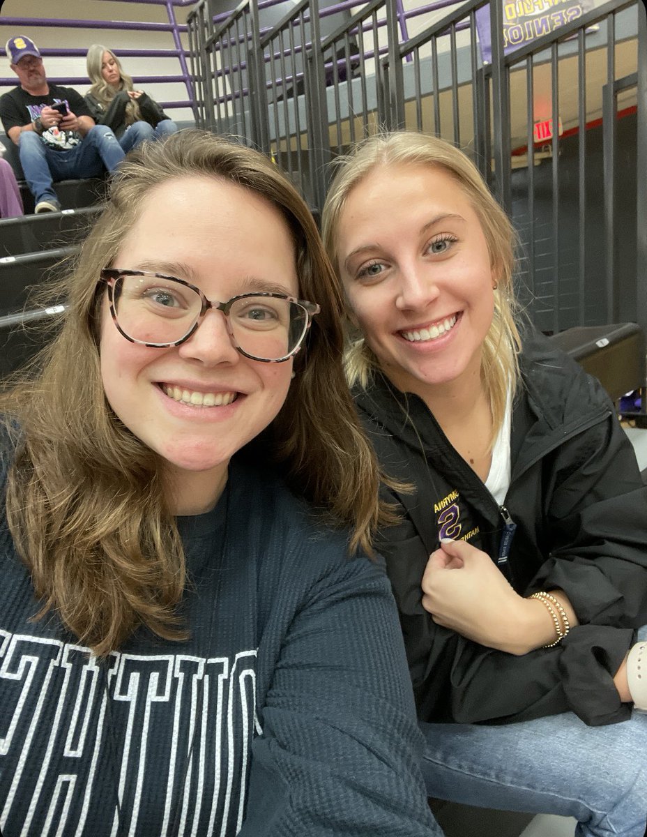 First basketball game of the year spent with <a href="/alexvyneman/">Alex Vyneman</a>! 
#OnlyOneSHS <a href="/SmyrnaBulldog/">Smyrna Bulldog</a>