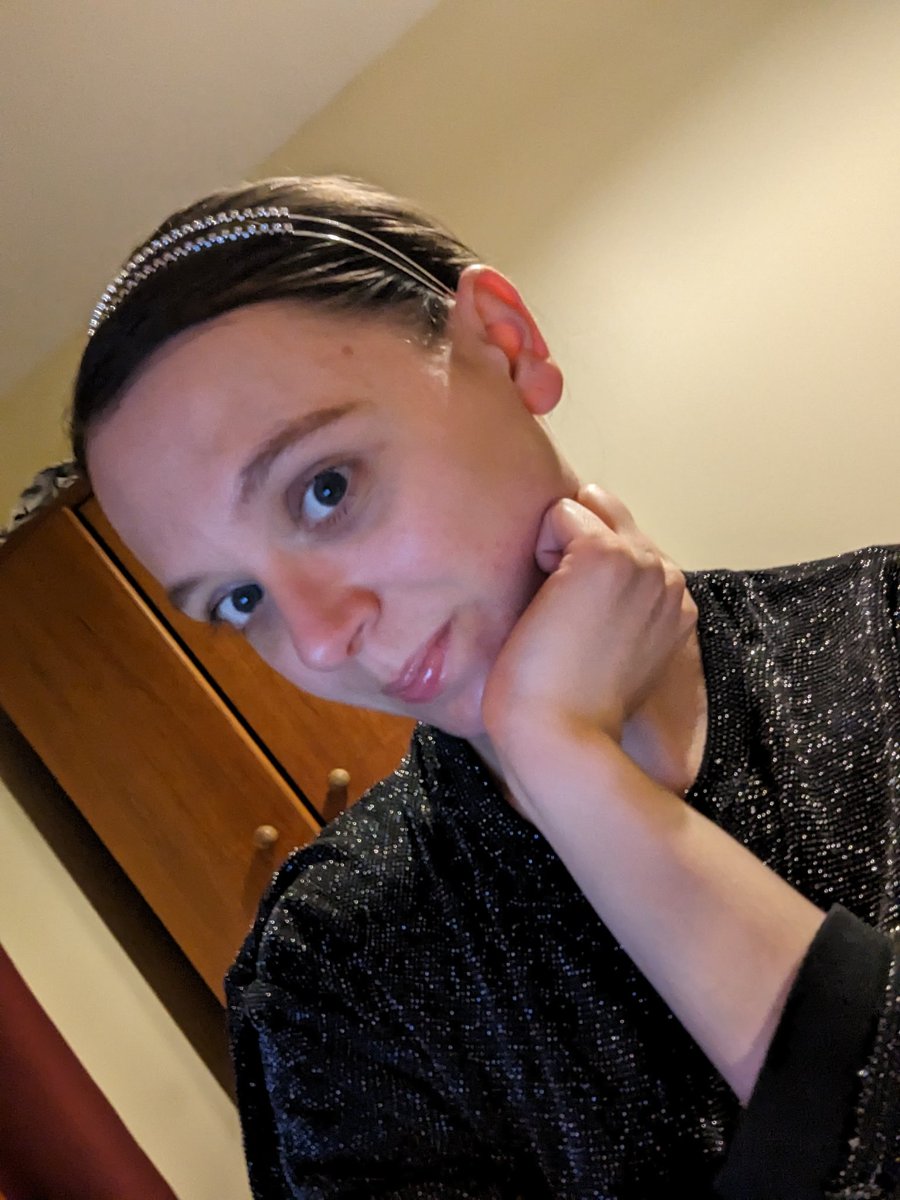 fatefulfawnxx's tweet photo. Cute 💕 headband 😍 wearing some light E.L.F makeup too as this is my favourite brand 🌸 #makeup #elfmakeup https://t.co/mrqrU6n4CV