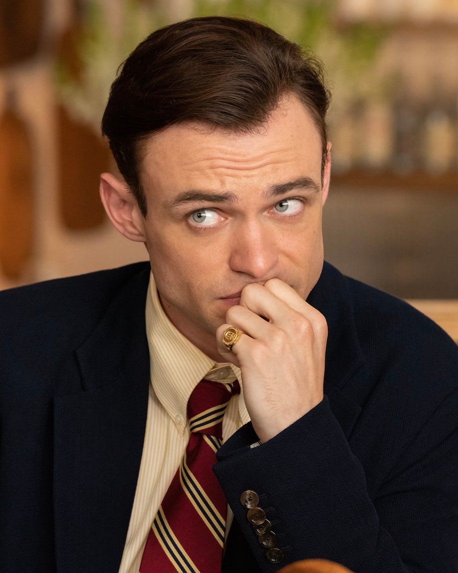 dohertyarchive's tweet photo. New still of Thomas Doherty as Max Wolfe from tomorrow's episode of #GossipGirl https://t.co/Xxd2FHf0hJ