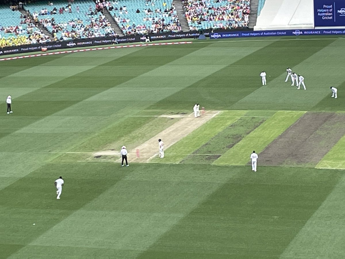 JfkTGI's tweet photo. Aust vs S Africa. 3rd test day 1.  Renshaw has tested +ve for Covid this morning but will still play.  What a terrible decision!   Bad for the other staff and players and so dangerous for his own health https://t.co/YbD8adBoEh