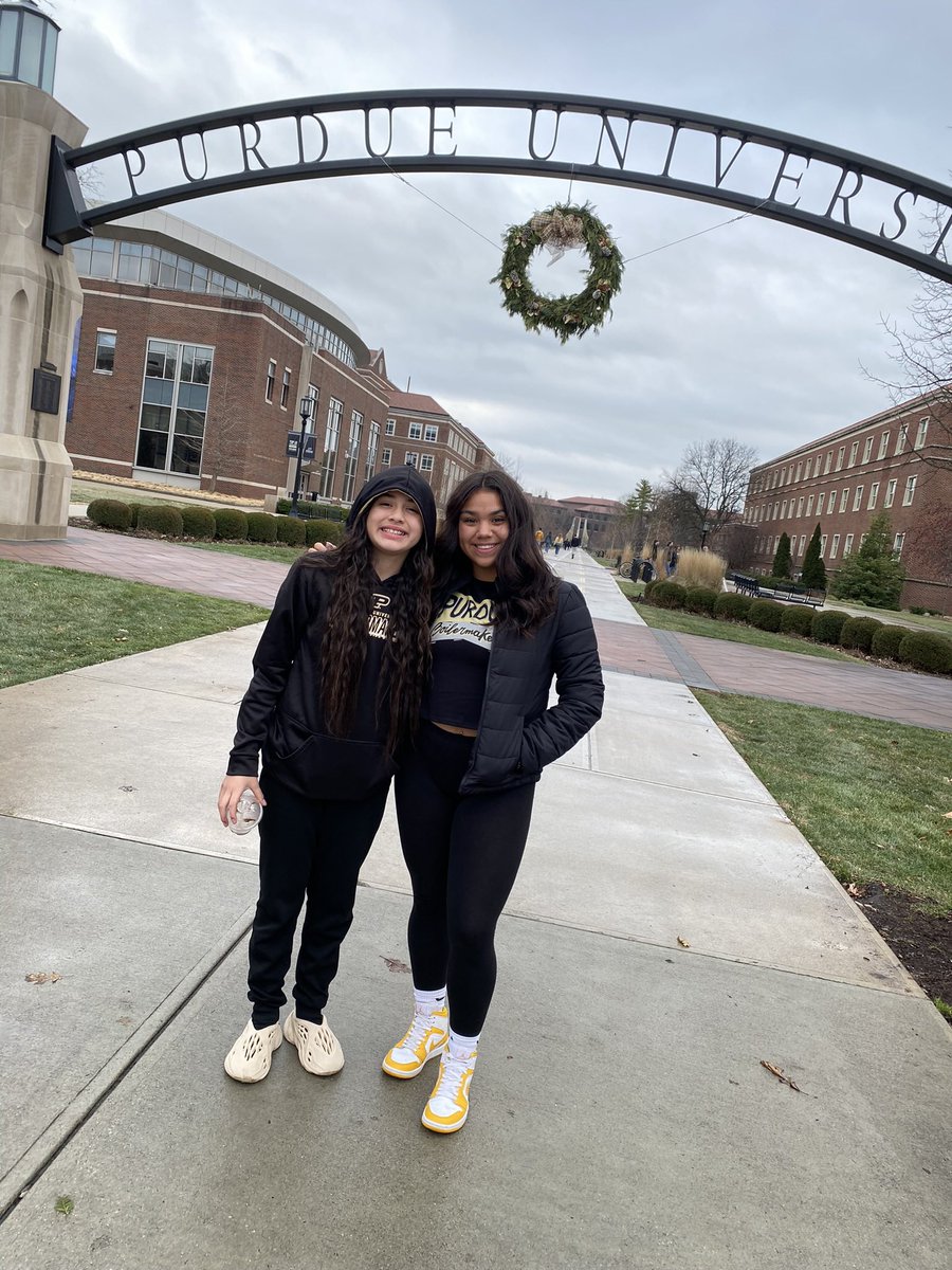 America_ram88's tweet photo. I ended 2022 at my future home @Purdue 🖤 #BoilerUp #AnotherYearCloser 🚂@CoachDeOliveira @PurdueCoachD @CoachMFrezzotti https://t.co/ppEvtQkKvG