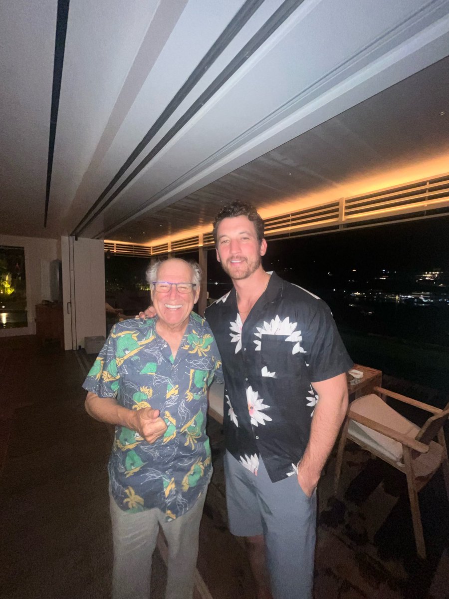 Happy New Year ✌🏻 ⁦<a href="/jimmybuffett/">Jimmy Buffett</a>⁩  ⁦<a href="/thelongdrink/">Long Drink</a>⁩