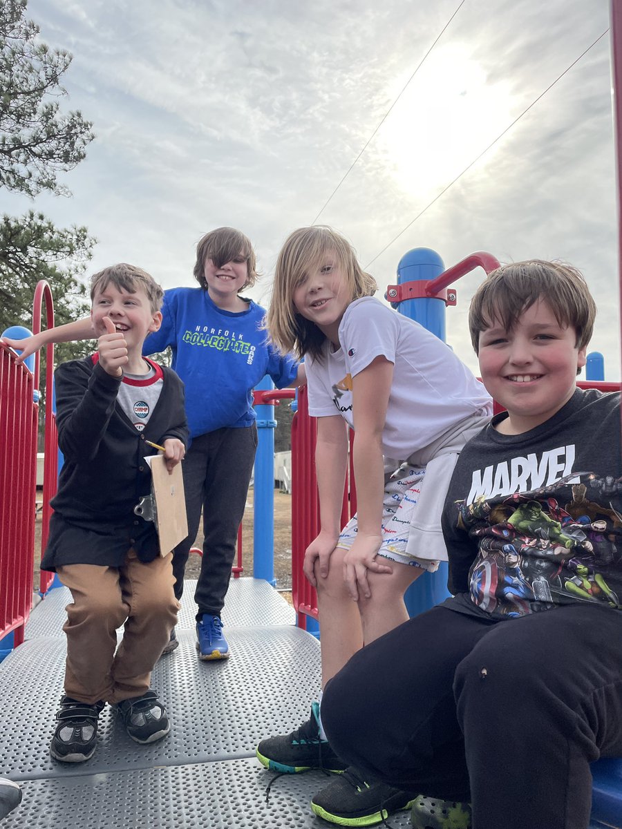 vbteachmrsbus's tweet photo. Enjoying recess on the first day back from winter break! https://t.co/PxnCk4Bvra