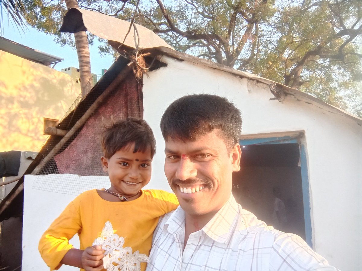 AmulyaVeeresh's tweet photo. ನನ್ನ ಬಾಳಿನ ಸುಂದರ ಕನಸು ನನ್ನ ಮಗಳು ನನಸು ಇವತ್ತು ನಿನು ಹುಟ್ಟಿದ ದಿವಸ ನನಗೆ ಹಬ್ಬದ ಸಂತಸ ಶ್ರದ್ಧೆ ಪ್ರೀತಿ ನಿನ್ನ ಮುಗ್ದತೆ ಸಂಗೀತ ಸದಾ ಹೀಗೆ ಇರಲಿ ಮಗಳೇ ಧನ್ಯವಾದಗಳು #ಜನವರಿ_04 ನೇ ತಾರೀಕು ನನ್ನ ಕನಸು ನನಸು ಮಾಡಿದಕ್ಕೆ ಹುಟ್ಟು ಹಬ್ಬದ ಶುಭಾಶಯಗಳು ಮಗಳೇ #ಮಾನಸ
🎂💐❤️💕🚩
@nimmaamulya @astitvam 🚩 https://t.co/hoQpD7jWaE