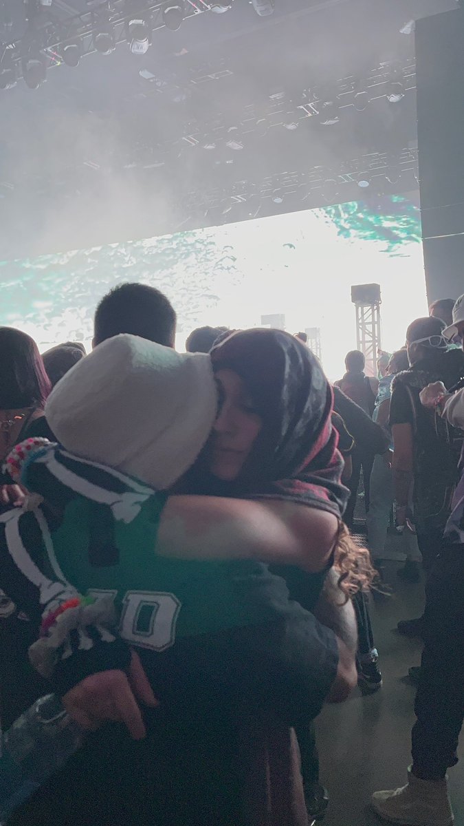bellariguzzi's tweet photo. I think everyone deserves to feel a love like this https://t.co/7T6dK7bHUI
