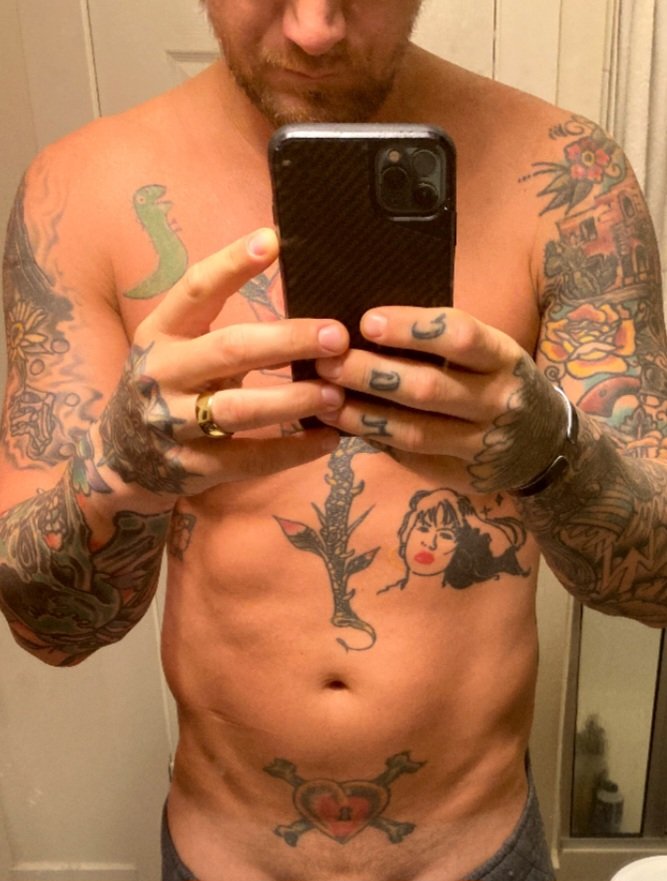 Daveh0tguy's tweet photo. Like and retweet for the full pic.  #StraightMate #straightfriend #teaser https://t.co/rI9qrobKxO