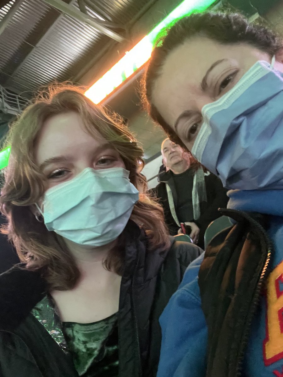 Having fun ⁦<a href="/LondonKnights/">London Knights</a>⁩ game. Boys are working hard and it’s a nail biter ⁦<a href="/CoultersRx/">Coulter's Pharmacy</a>⁩