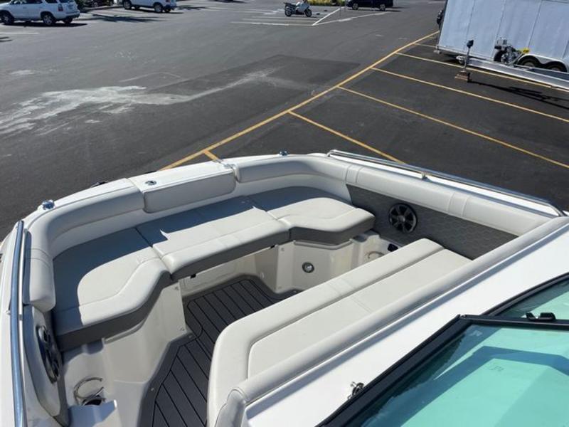 This 2020 Sea Ray 250 SDX OB is a like-new trade in!  
Give us a call today at 877.875.0250 to set up a viewing appointment! See more on our website: loom.ly/nuk5Ehk

#Searay #silverseasyachst #usedboats #boats #searayboats