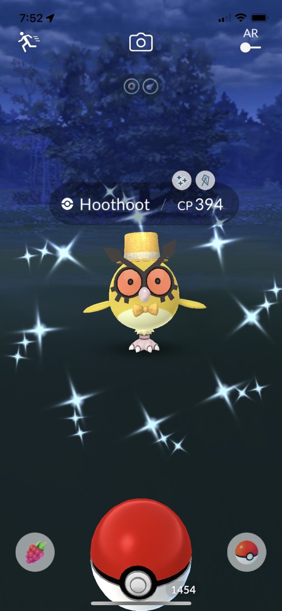 HermesNinja's tweet photo. ✨💛✨ Yay!!! It worked! My spotlight-hour shiny broke my sparkle drought - first shiny costume Hoothoot (ever)! ✨💛✨

#ShinyCheck #PokemonGO #ShinyPokemon #NewYearsEvent https://t.co/6NYgoTI3Ss