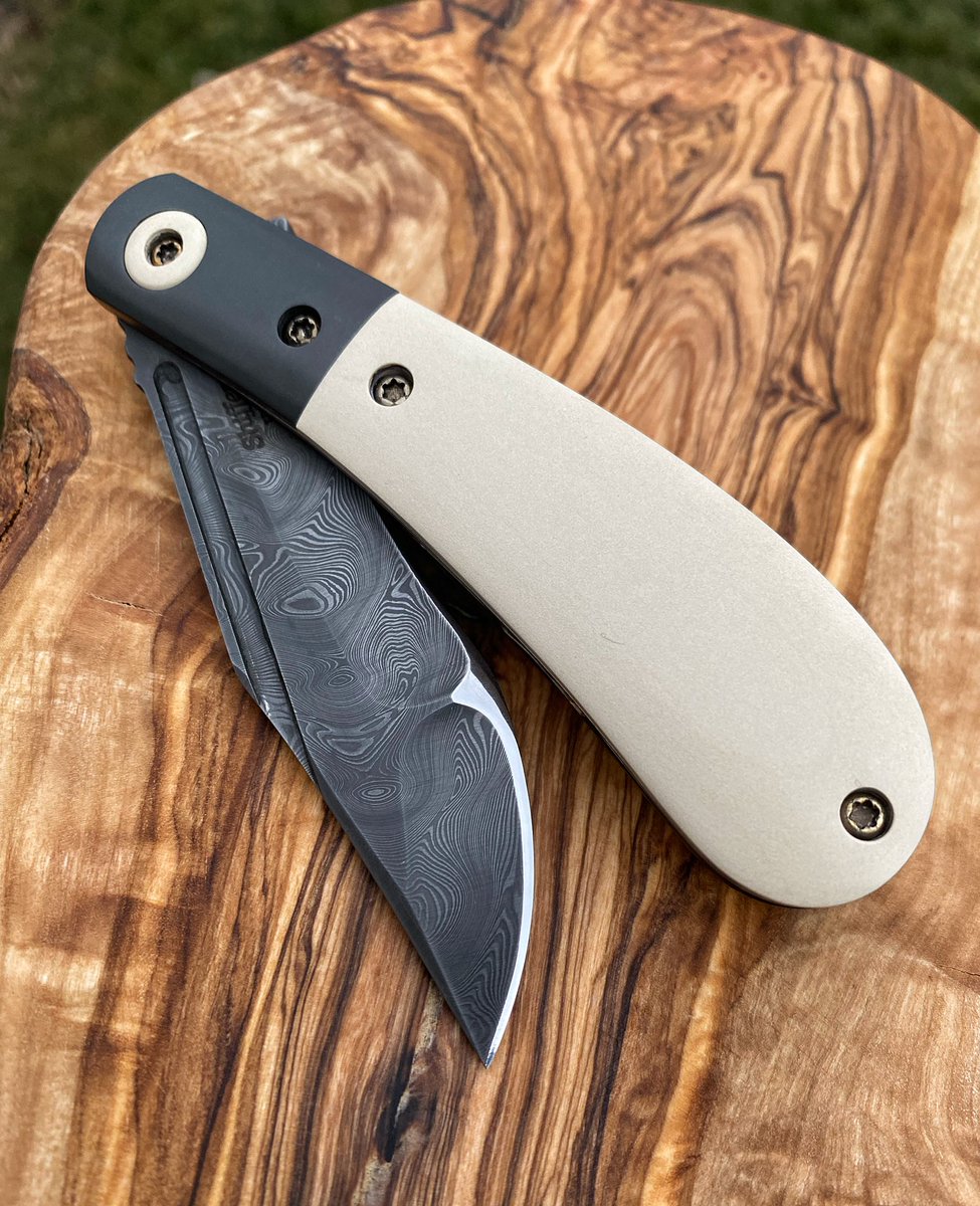KevinCo55931013's tweet photo. Tuesday’s pocket:)
#slipjointknife #slippie
#everyday_carry #docshiffer
#slipjointparadigm https://t.co/v0OhgF4tza