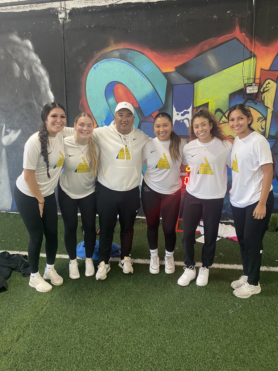 JMS (@jmsoccer2911) on Twitter photo Thank you 01 alumni for giving back today. Grateful for each one of you. #JMS #jointhefamily #notjusttraining <a href="/deztinyramirez/">Destiny 💋</a> <a href="/jordanmaartinez/">jordan martinez</a> <a href="/emilietorres7/">emilie</a> <a href="/michellemarta9/">michelle gonzalez</a> <a href="/klynne/">klynne</a> Thank you 01 alumni for giving back today. Grateful for each one of you. #JMS #jointhefamily #notjusttraining <a href="/deztinyramirez/">Destiny 💋</a> <a href="/jordanmaartinez/">jordan martinez</a> <a href="/emilietorres7/">emilie</a> <a href="/michellemarta9/">michelle gonzalez</a> <a href="/klynne/">klynne</a>