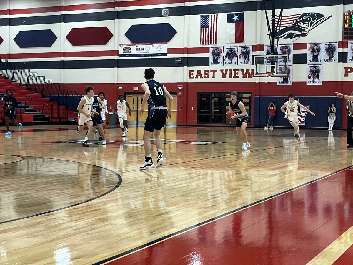 <a href="/dmac610/">Drew McDorman</a> and the #PATS are getting after Cedar Creek in the 1st quarter <a href="/EastViewHS/">East View HS</a> 
19-5 
<a href="/EV_Hoops/">East View Boys Basketball</a>