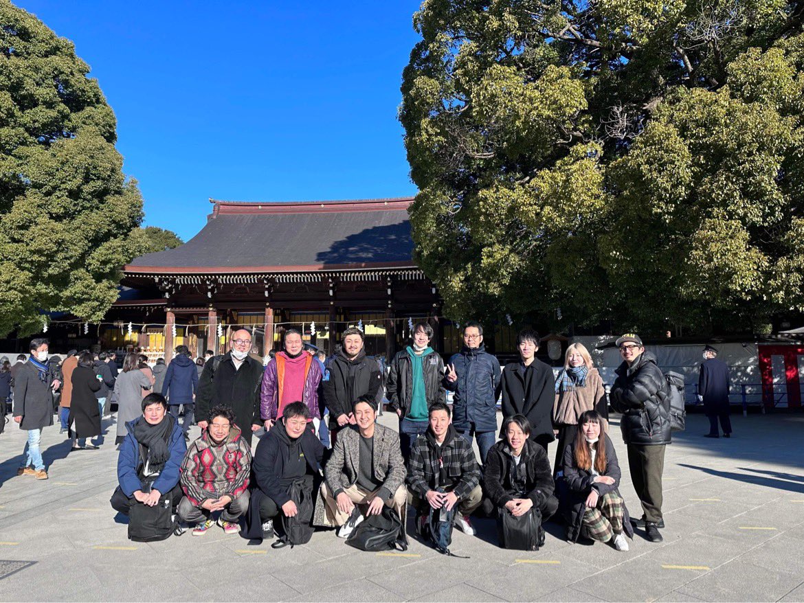 o6ulys_o's tweet photo. 始業前に有志で集まって初詣⛩
RAGE、CyberE共に今年も宜しくお願いします
#eスポーツ #RAGE #CyberE
#仕事始め https://t.co/0GkiRsgPyM