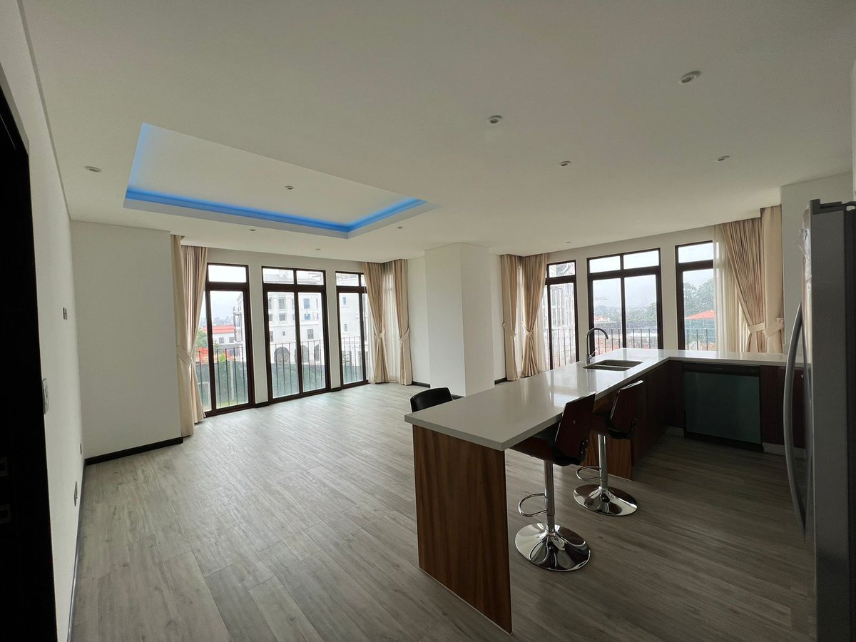 Pintoinmobi12's tweet photo. Rento apartamento en lirios de Cayala!

- 115m2 + 2 parqueos individuales

- Linea blanca completa 

- 3 cuartos (walking closet en el master) + 2 baños completos

-Bodega

■ Precio de renta: $1,525 + iva (mantenimiento incluido)

● Más información al 55243075 https://t.co/bm6Mk0AtoM
