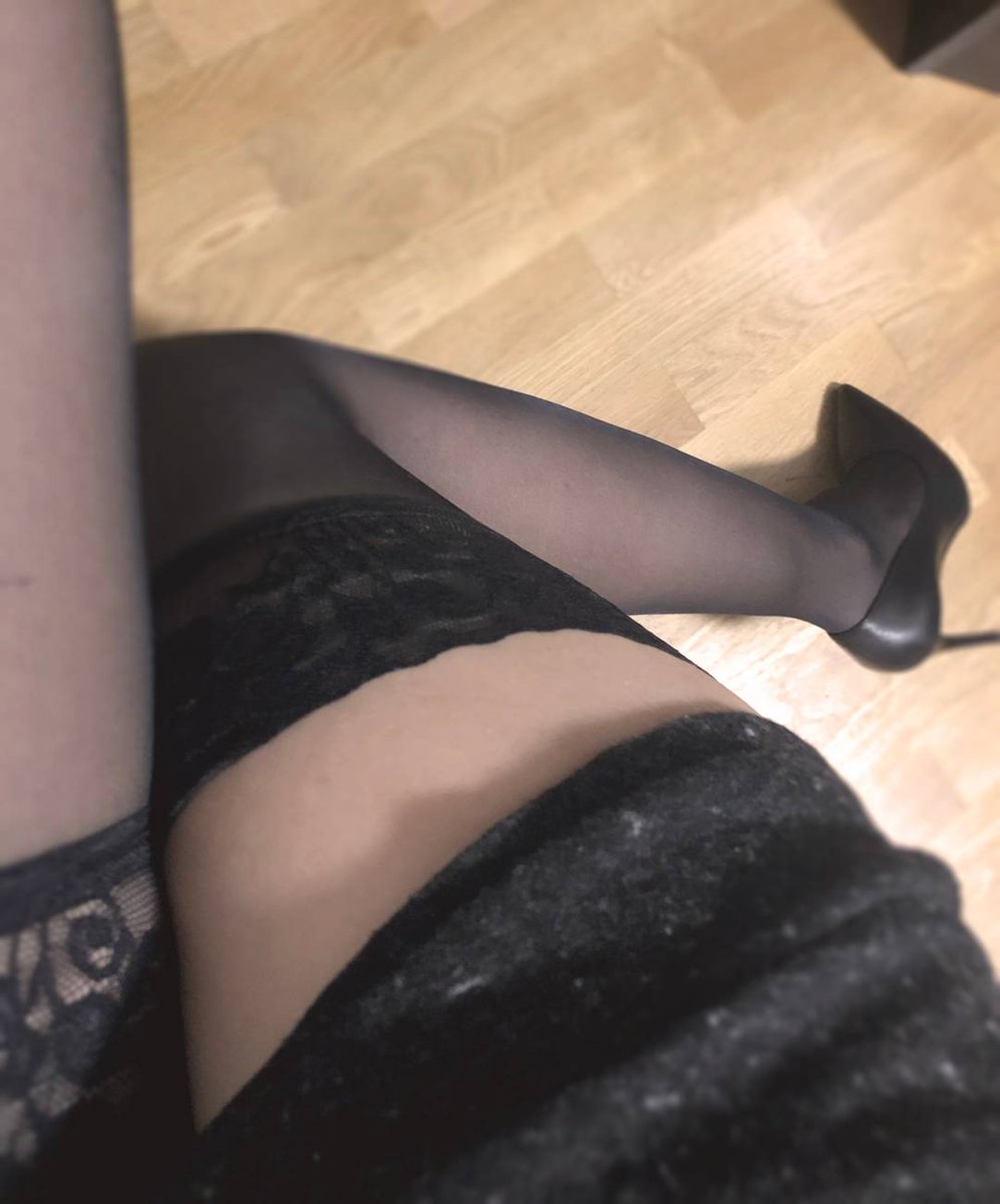 ᅠ

    lonely. . .

  ᅠ