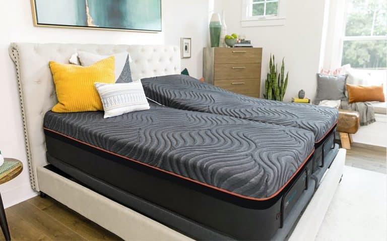solace_sleep's tweet photo. Feedback from Erica Cook

Shopped around many mattress stores. And at the end decided to buy the mattress and ensemble bed base from Solace because of the quality and value from factory direct. Have slept on it for half year. It is better than $5000 mattress we spent before. https://t.co/kaunF2ep2n