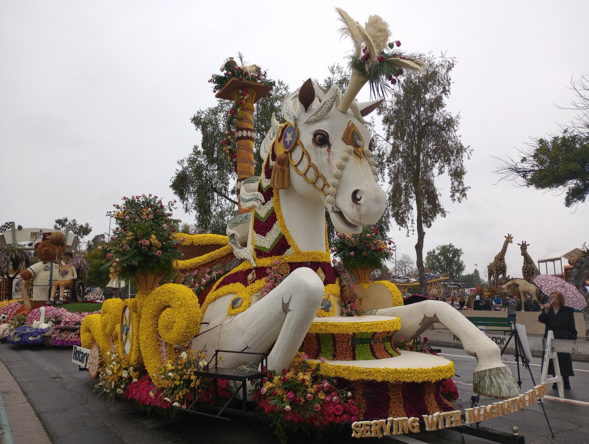 CONAMIGUANEWS's tweet photo. From California to the World 🌍 #floatfest at the #RoseParade2023 #DesfiledelasRosas #Pasadena https://t.co/aGu2D9QkLb