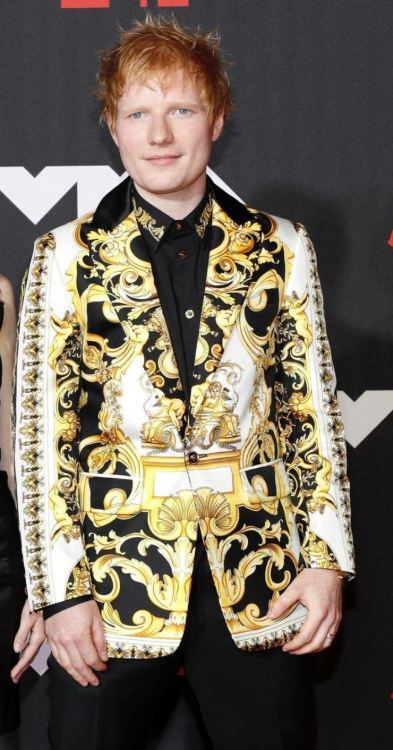 futurecherch's tweet photo. edsheeranhq:Ed Sheeran at the MTV VMAs 2021 https://t.co/OvRWiWdZfw https://t.co/E6HnpuVJtp