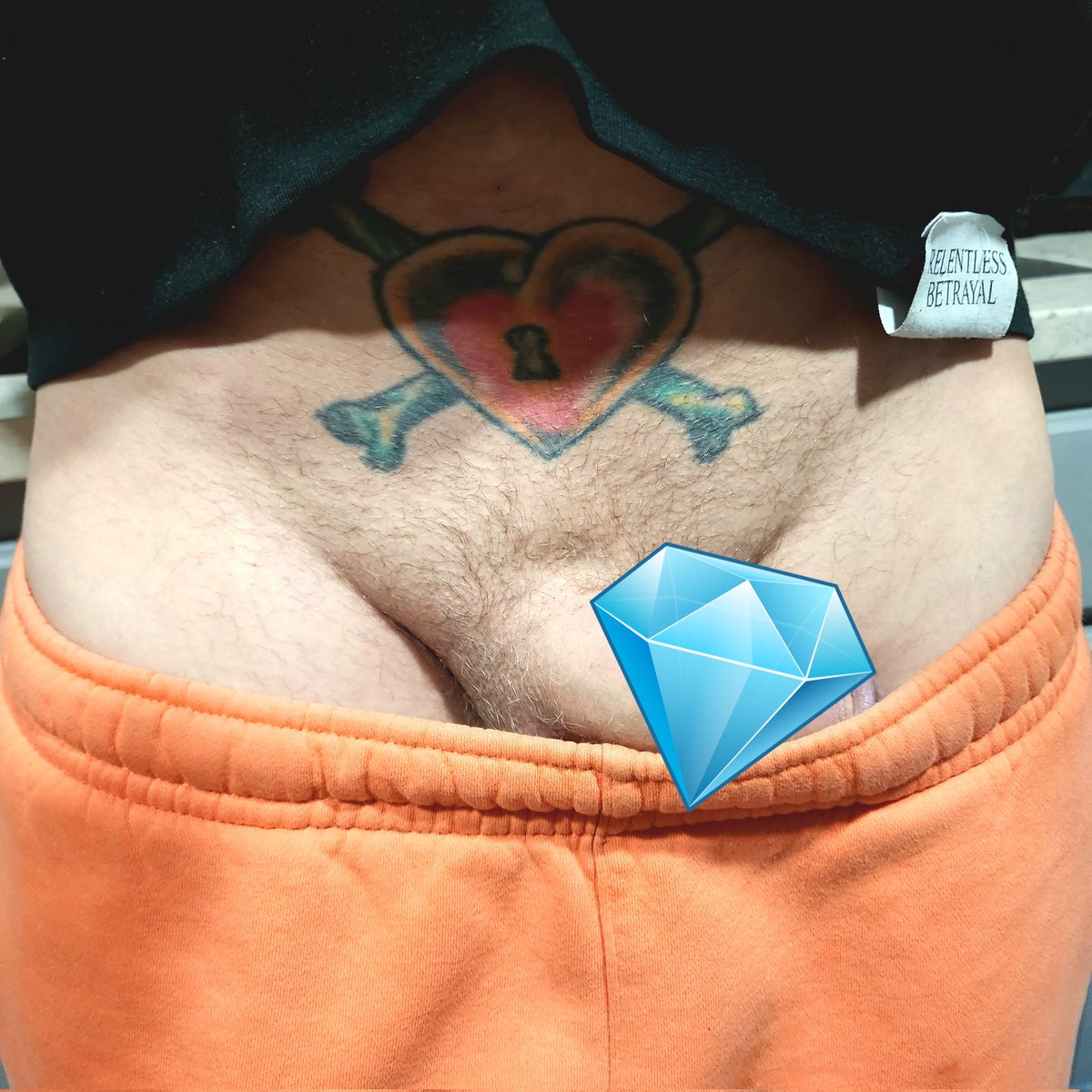 Daveh0tguy's tweet photo. Teasing the roommate. Retweet for full pic. #straightbro #straightfriend #exhibitionsm https://t.co/9N6ngMy2Lw