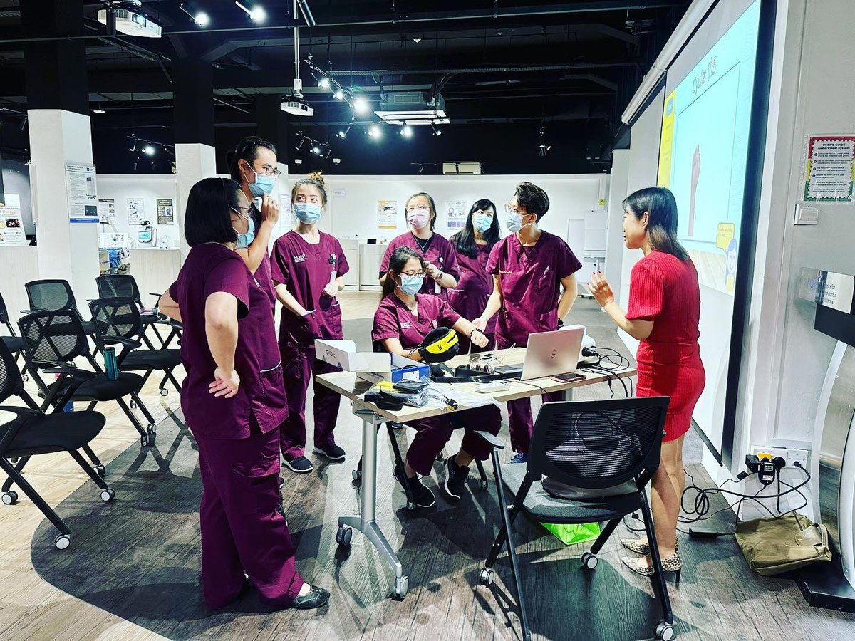 Successful EsoGLOVE training session with Singapore Alexandra Hospital rehabilitation team for our clinical trial. #stroke #strokesurvivor #strokerecovery #strokerehab #strokerehabilitation #neurorehab #neurorehabilitation #upperlimbrehab #handrehabilitation #esoglove