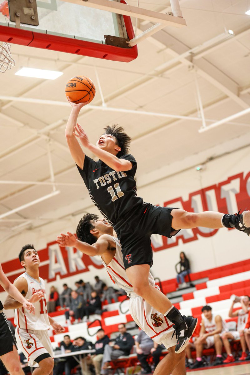 CSD619's tweet photo. @Tillerhoops sweeps all levels vs Garden Grove HS with Varsity finishing up the night with a 54-42 victory. @SteveFryer @ocvarsityguy @ocvarsity @OCSportsZone @MAlvarez02 @DavidDelgado_OC @mikehuntley63 @TustinAthletics @TustinHS https://t.co/b9uFaUAyAD