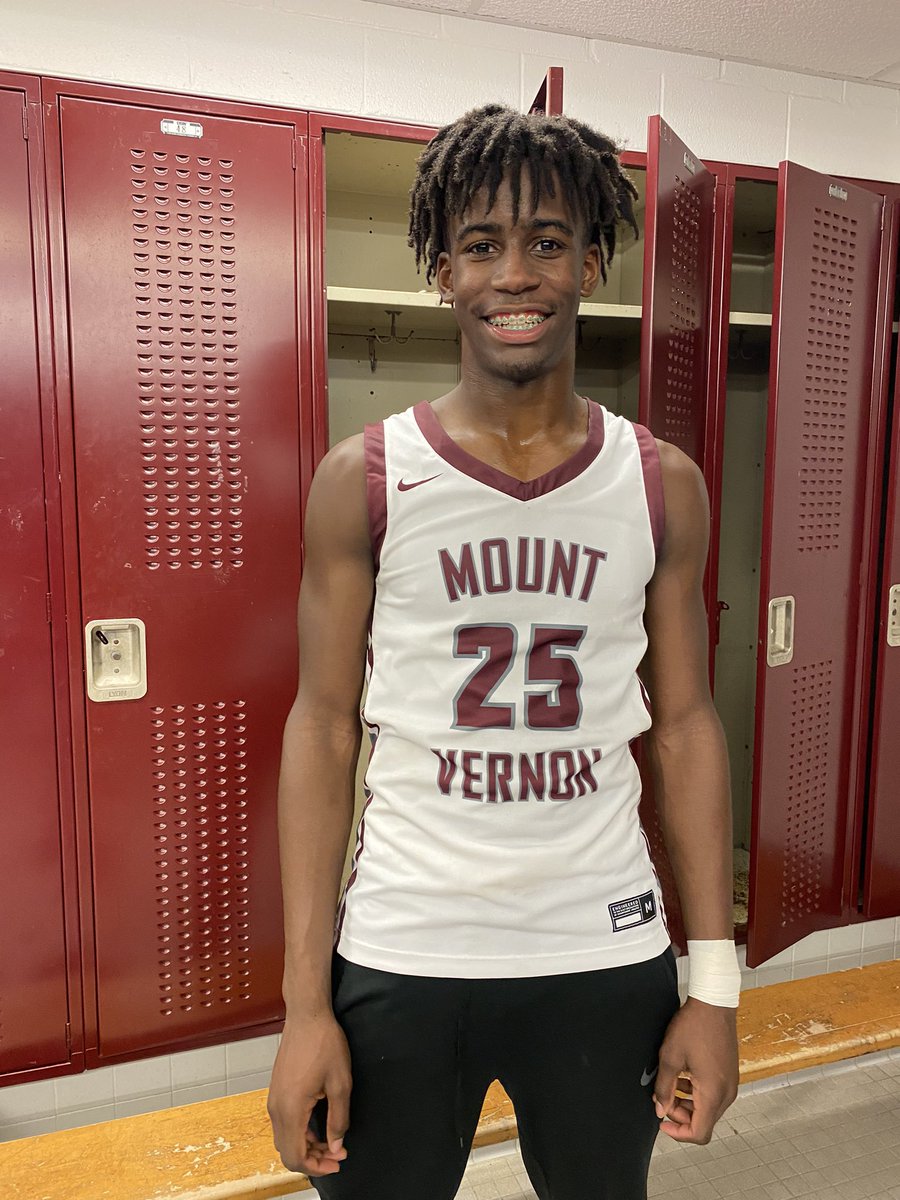 Ashon Bryce was huge in tonight’s win over Lewis HS. 15 pts, 12 reb, 10 blk for his first career triple double!