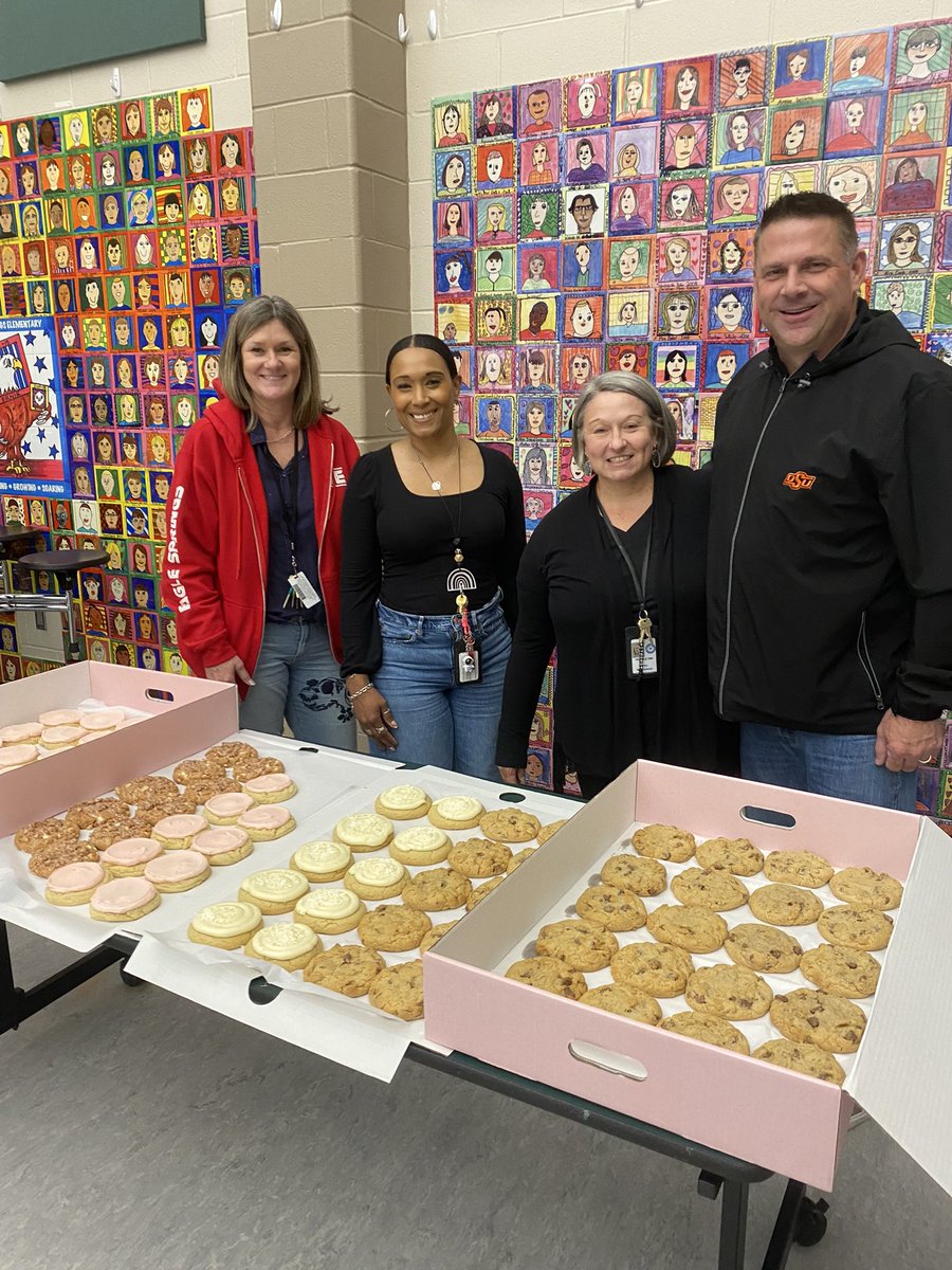 HumbleISD_ESE's tweet photo. Thank you @WestLakeChurch for blessing the ESE staff with a sweet treat today!🍪 We appreciate you! @eseSOAR https://t.co/2CKYG7NVU1