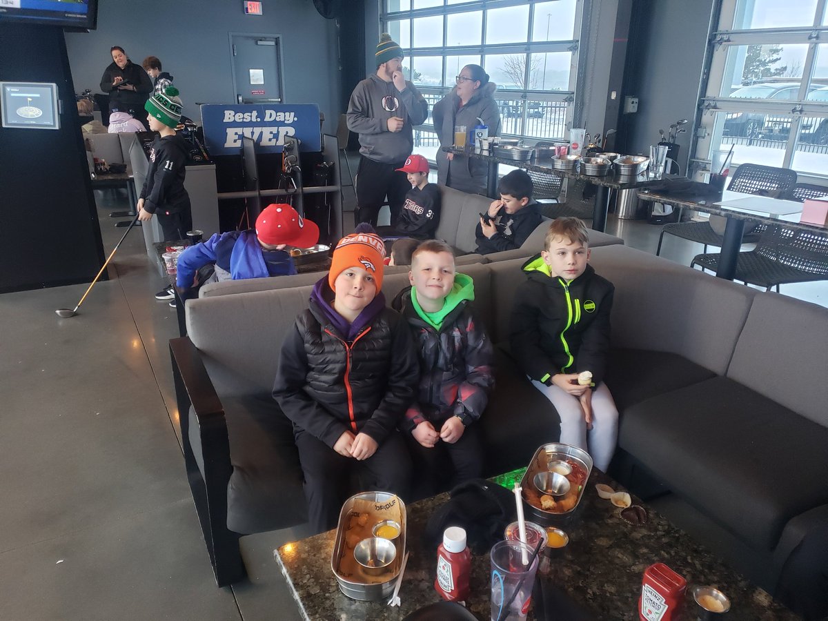 tigersomaha32's tweet photo. TEAM gathering at topgolf . Cold golf . Broc Godsey and Grayson Eyster our high scorers today . #wegotsomedudes https://t.co/t8Op3ETNwl