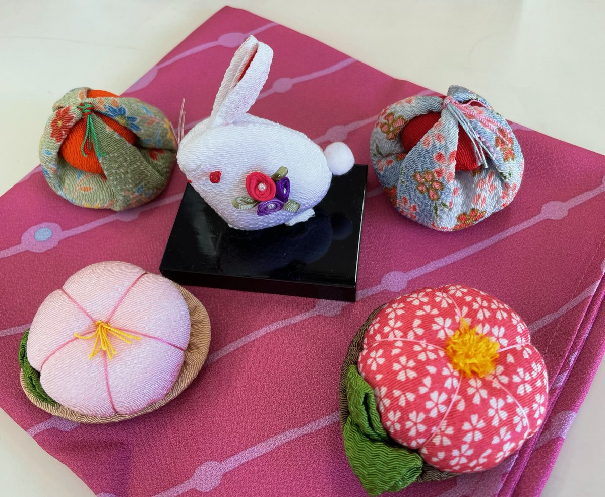 明けましておめでとうございます。
本日より開館しております。
本年もどうぞ青コミをご愛顧ください。
職員・スタッフ一同お待ちしています。