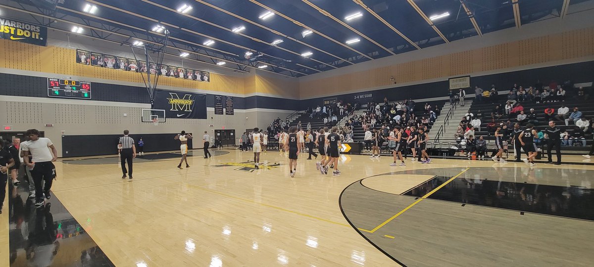 MrFWeiss's tweet photo. Great team win tonight by @IHSKnightsBBall over a very talented Memorial squad! Great things on the horizon for these young men. Looking forward to a great district season https://t.co/9IJAPAYTBU