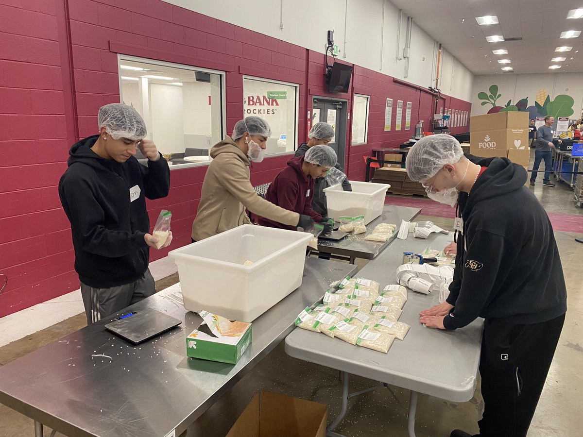 Commander Hoops (@commanderhoops) on Twitter photo Today Commander Hoops made someone else’s life a little better by volunteering <a href="/FoodBankRockies/">Food Bank Rockies</a>. They proceeded over 1100lbs of rice which feed roughly 770 individuals. Very proud of the the young men volunteering their time to enrich families in need. Today Commander Hoops made someone else’s life a little better by volunteering <a href="/FoodBankRockies/">Food Bank Rockies</a>. They proceeded over 1100lbs of rice which feed roughly 770 individuals. Very proud of the the young men volunteering their time to enrich families in need.