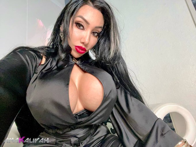 Caught you looking again   Good 😈 https://t.co/mPxY1jMftn<a href="/tag/anakaliyah"class="tags"><span>#anakaliyah</span></a>