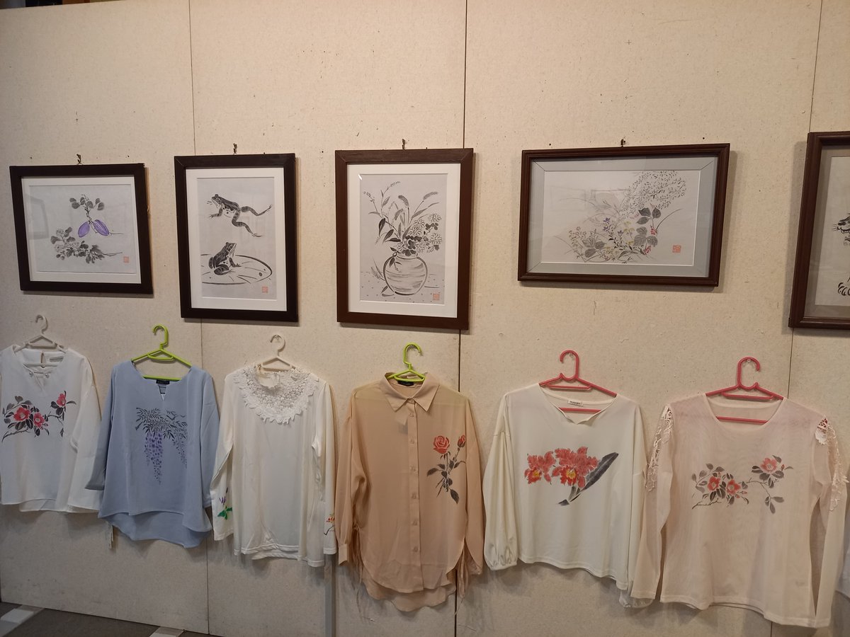 saitamacraft's tweet photo. 福田敏雄　水墨画展
本日から1月29日（日）まで開催しております。
独���で学んだ手法で紙、木片、布などに絵を書いています。趣のある作品を是非ご覧ください。
＃埼玉伝統工芸会館
＃道の駅おがわまち
＃企画展
＃福田敏雄
＃水墨画 https://t.co/mShSVoUMgm
