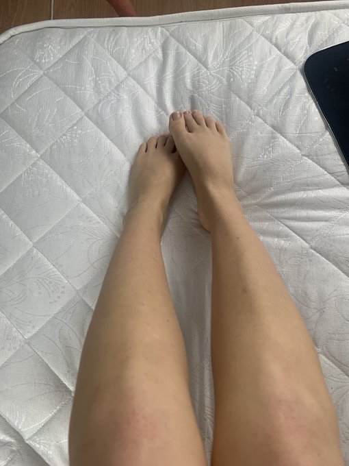 Ready To Lick my foot? 😈🥰 https://t.co/SLIs0OxfUE<a href="/tag/camgirl%D9%90"class="tags"><span>#camgirlِ</span></a>