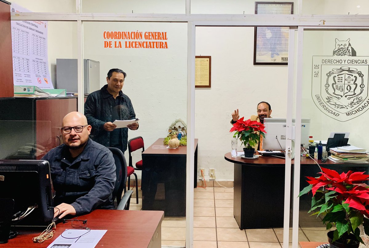 FDCSUMICH's tweet photo. Retomar las actividades en nuestra casa de estudios con toda la actitud es una pasión que tenemos y además nos caracteriza. 👍🏻🦉💯 
#DerechoDeTodos #FDCS #SomosNicolaitas #UMSNH https://t.co/0A9yFqPKnf