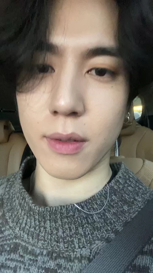 dandeligyeom's tweet photo. 230103 인스타 라이브 | IG LIVE

🌼https://t.co/ZB2QBaYfts

#유겸 #YUGYEOM #AOMG #갓세븐 #Ponytail 
@yugyeom https://t.co/7o244XMb63