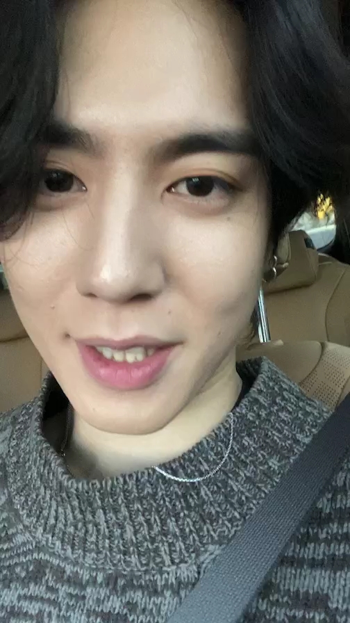 230103 인스타 라이브 | IG LIVE

🌼youtu.be/UV9ihIRobXk

#유겸 #YUGYEOM #AOMG #갓세븐 #Ponytail 
<a href="/yugyeom/">김유겸</a>