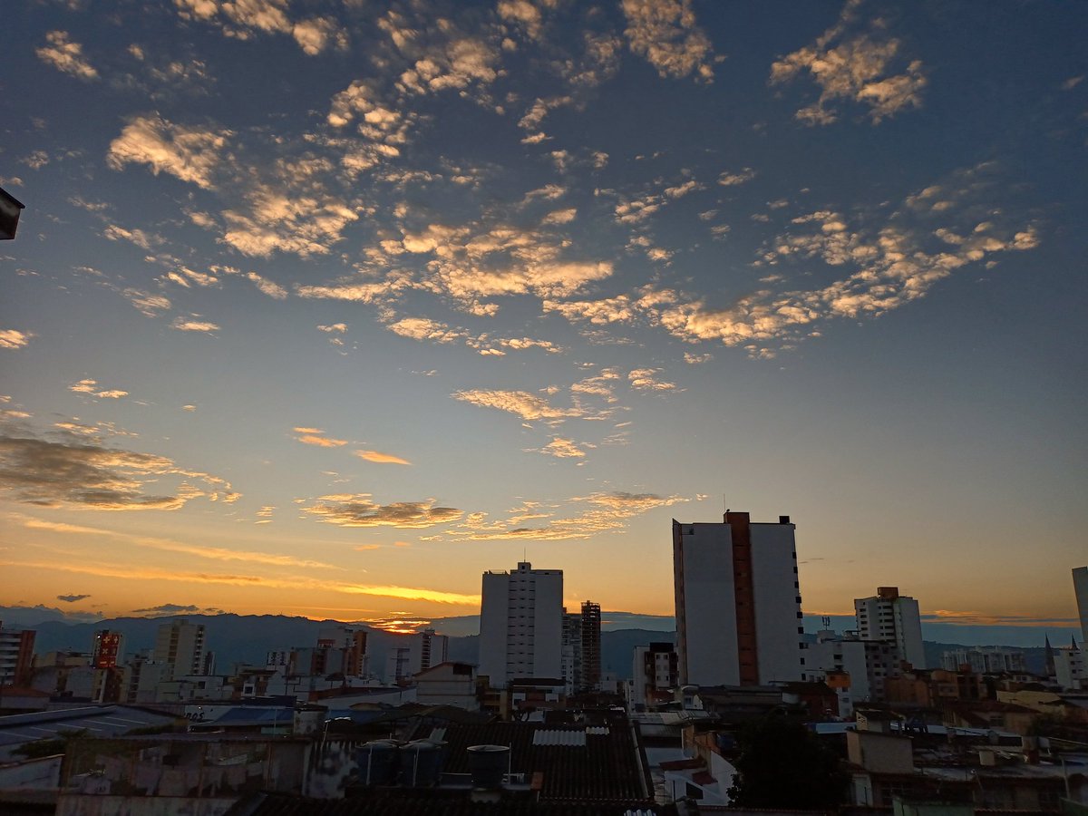 _marlon_sp's tweet photo. #atardecer #atardeceresmagicos #sun #yellow #bucaramanga #fotografia #sunsetphotography #sunsetview #sunsetart #sunsetsky #tree #citycolor #citysunset #cityviews #streetart #skyphotography #skycolors #skywatcher #skyview #landscapephotography #naturephotography https://t.co/49Sug9KOJR