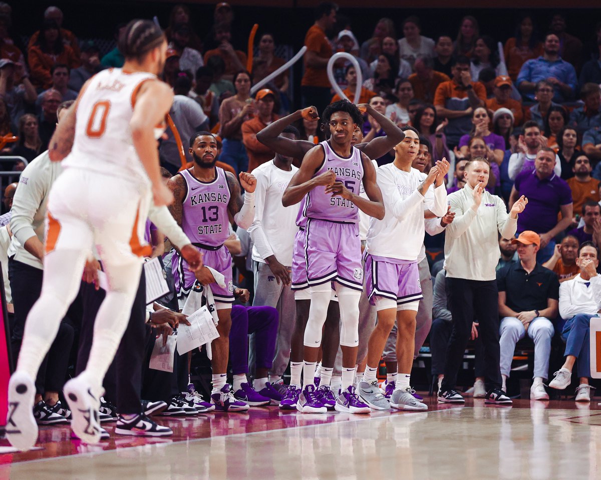 KStateMBB's tweet photo. As the great philosopher @djkhaled once said "Everybody hands go up. And they stay there."

#KStateMBB x EMAW https://t.co/lhhADwzlJy