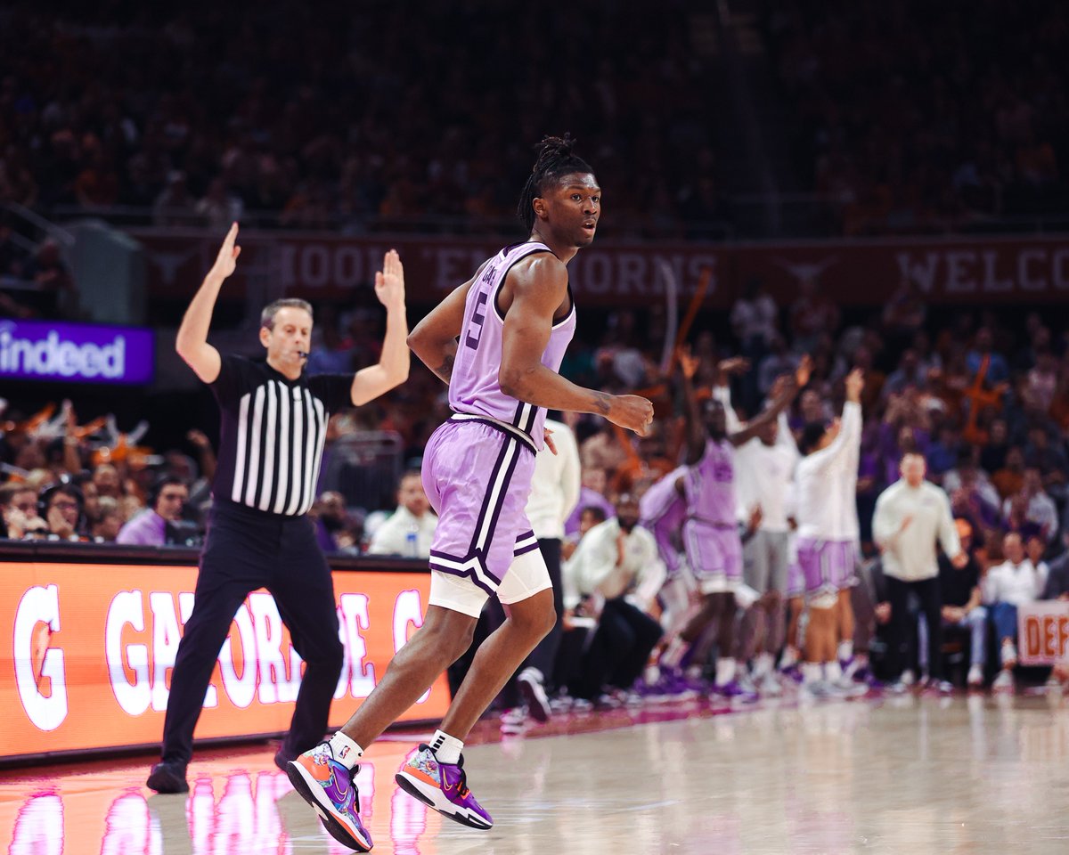 KStateMBB's tweet photo. As the great philosopher @djkhaled once said "Everybody hands go up. And they stay there."

#KStateMBB x EMAW https://t.co/lhhADwzlJy
