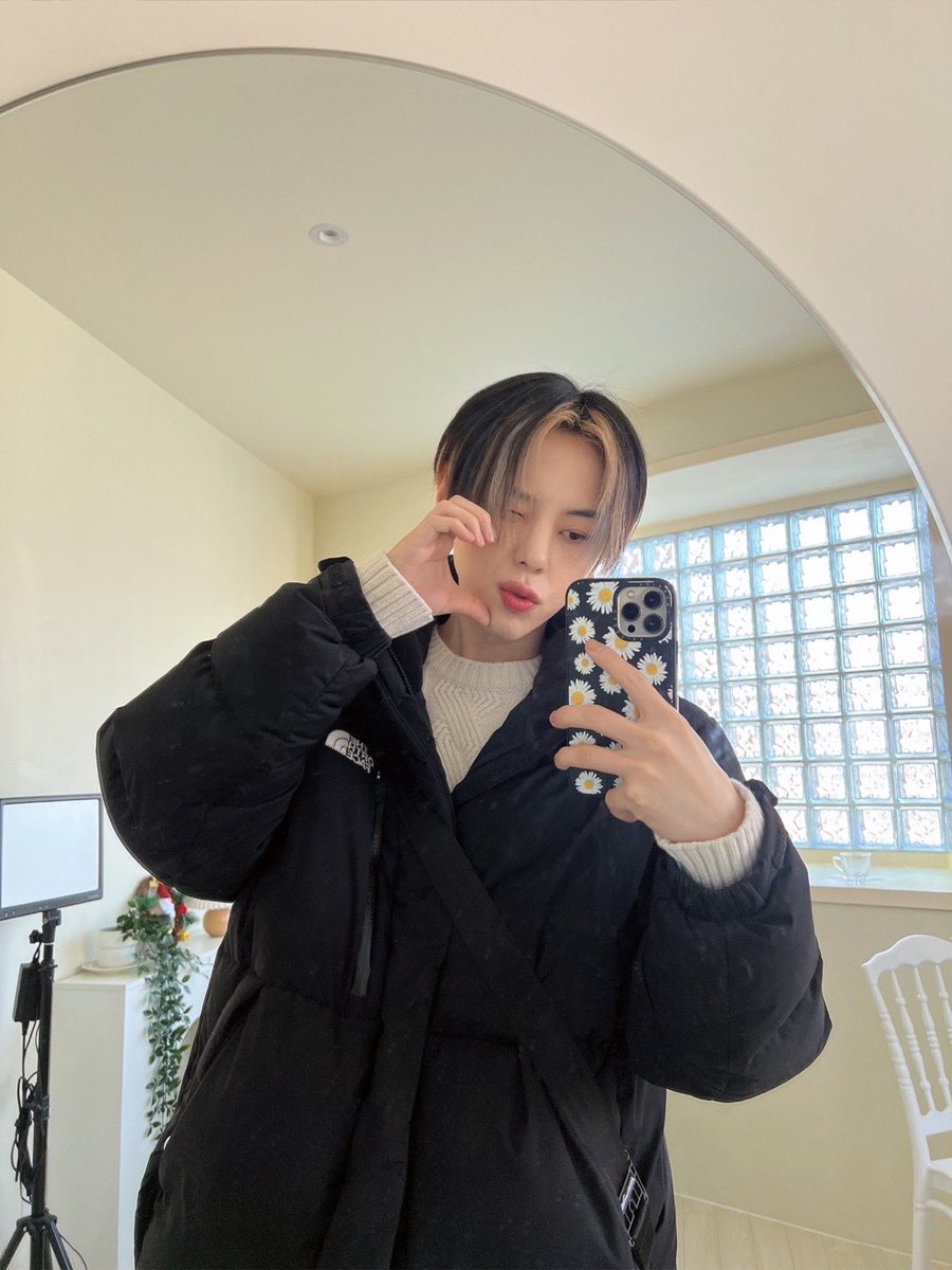 bb970211's tweet photo. 우어우어어어ㅓ억 https://t.co/q9udYjuonn