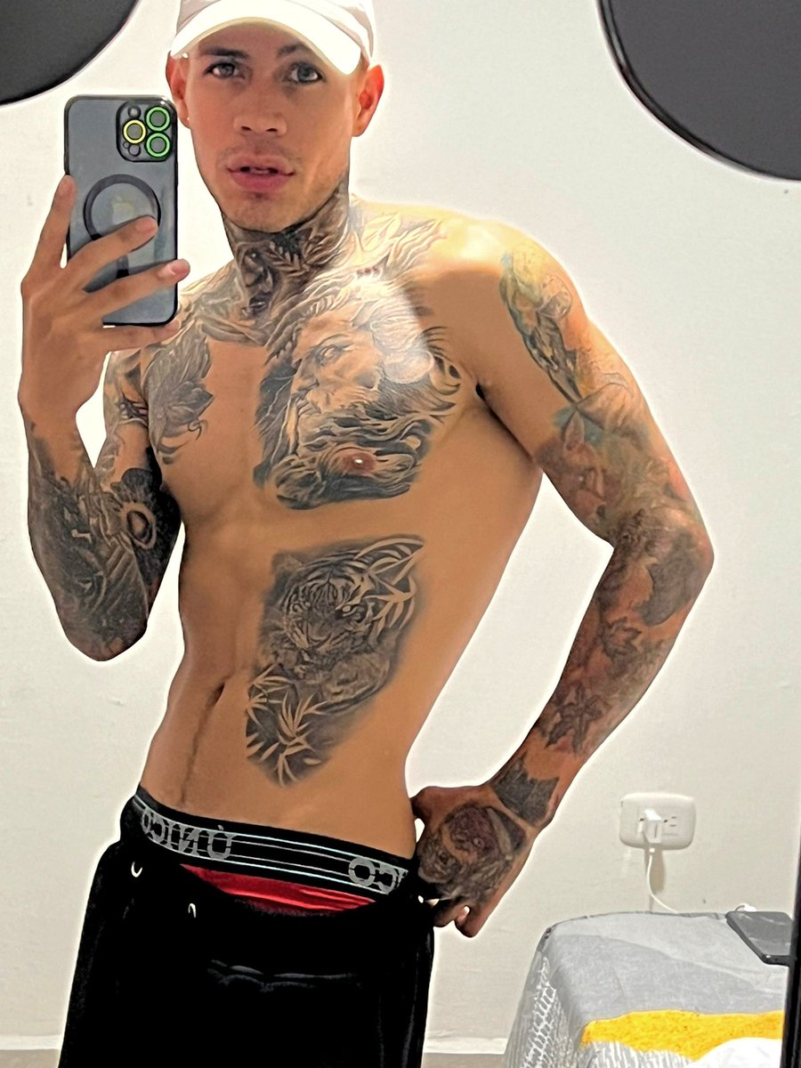 733Sebastian's tweet photo. Que rico tener a alguien que me baje el pantalón 😈 https://t.co/cVyFHGbEyC